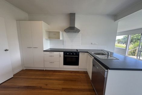 Photo of property in 27 Heath Avenue, Northcote, Auckland, 0627