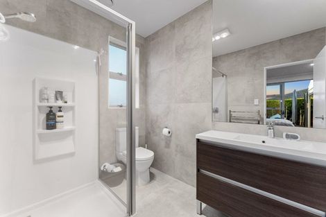 Photo of property in 15 Taikura Avenue, Red Beach, 0932