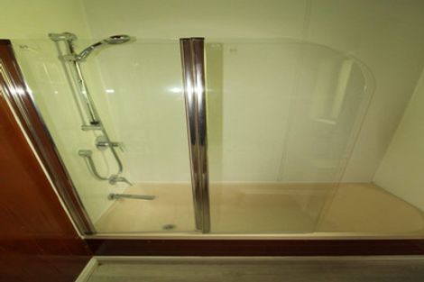 Photo of property in 140e Hepburn Road, Glendene, Auckland, 0602