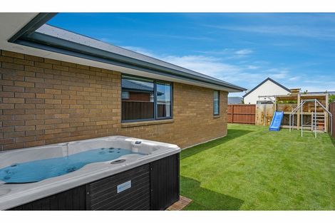 Photo of property in 40 Lansdowne Way, Rolleston, 7615