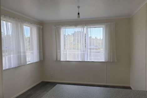 Photo of property in 3 Bellona Place, Cannons Creek, Porirua, 5024