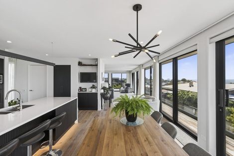 Photo of property in 8 Kowhai Street, Strandon, New Plymouth, 4312
