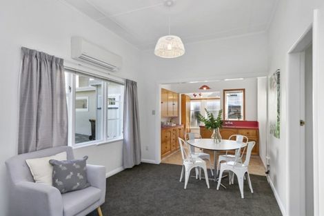 Photo of property in 230 Ohiro Road, Brooklyn, Wellington, 6021