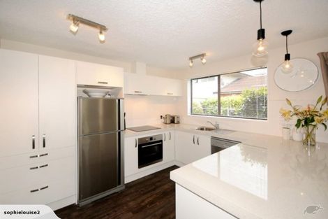 Photo of property in 24 Solway Avenue, Ilam, Christchurch, 8041