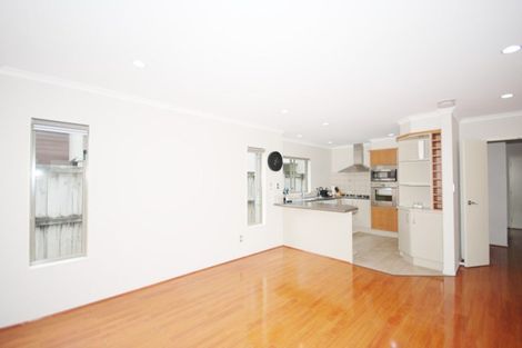 Photo of property in 11 Lilybank Crescent, East Tamaki, Auckland, 2013