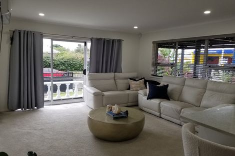 Photo of property in 1/2 Palm Court Drive, Glen Eden, Auckland, 0602