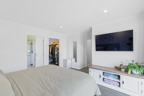 Photo of property in 6 Atlantic Drive, Fitzherbert, Palmerston North, 4410