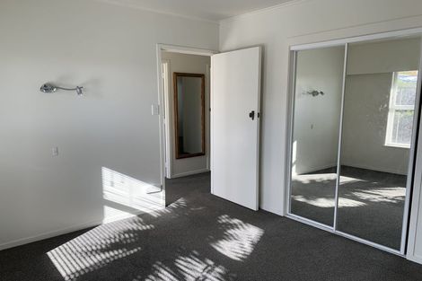 Photo of property in 2/11 Wicklow Road, Narrow Neck, Auckland, 0622