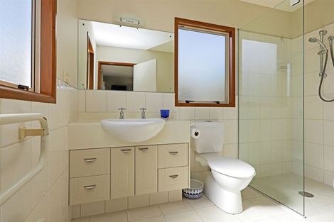 Photo of property in 6 Saint Hill Rise, Havelock North, 4130