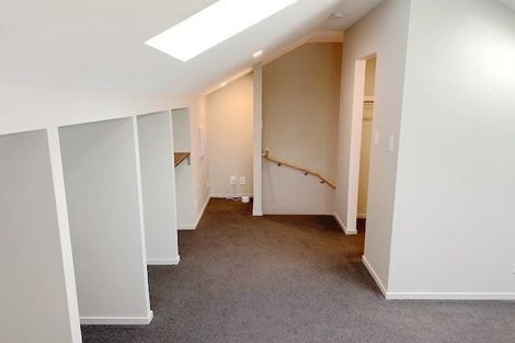 Photo of property in 28 Kokiri Street, Te Atatu South, Auckland, 0610