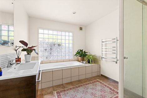 Photo of property in 145 Milton Road, Bluff Hill, Napier, 4110