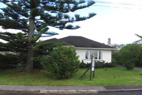 Photo of property in 3 Norma Avenue, Te Atatu South, Auckland, 0610