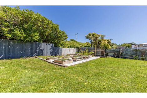 Photo of property in 28 Ocean Beach Road, Bluff, 9814