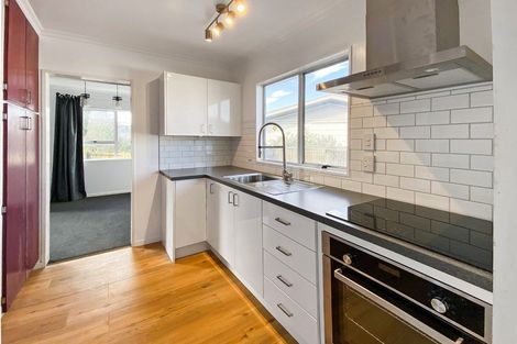Photo of property in 14 Hillcrest Drive, Kelvin Grove, Palmerston North, 4414