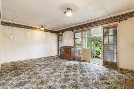 Photo of property in 9 Kamaka Road, Mangere Bridge, Auckland, 2022