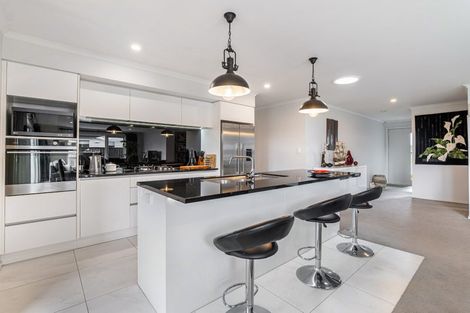 Photo of property in 11 Fred White Drive, Kumeu, 0810