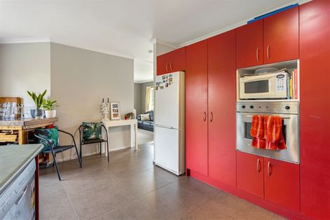 Photo of property in 1 Fleetwood Drive, Henderson, Auckland, 0612