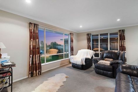 Photo of property in 22 Coleraine Drive, Rototuna, Hamilton, 3210