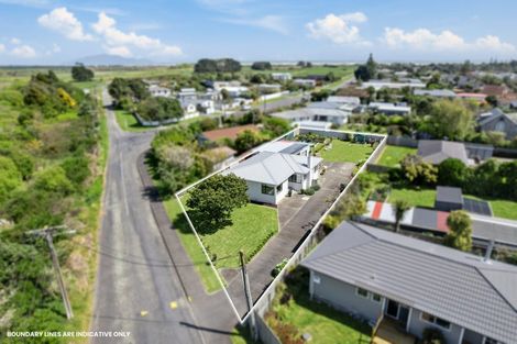 Photo of property in 21 Old Coach Road South, Otaki Beach, Otaki, 5512
