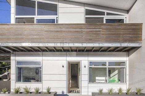 Photo of property in 3 Shalimar Crescent, Khandallah, Wellington, 6035