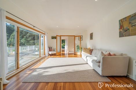 Photo of property in 31 Walter Road, Lowry Bay, Lower Hutt, 5013
