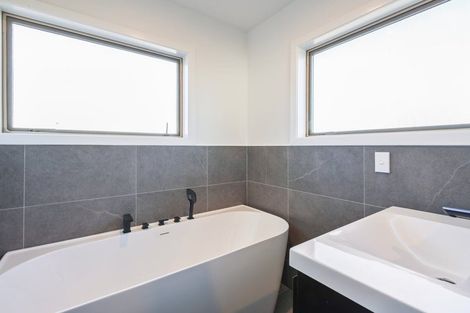 Photo of property in 14 Banks Place, Rangiora, 7400