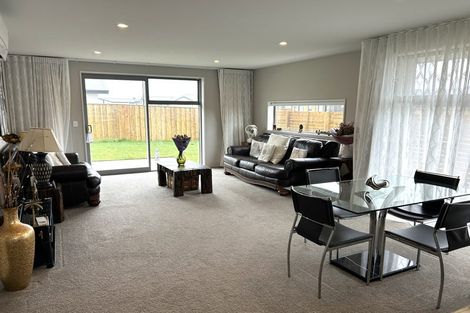 Photo of property in 2 Alex Place, Rolleston, 7614