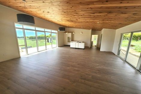 Photo of property in 2 Sarona Park Drive, Omanawa, 3171