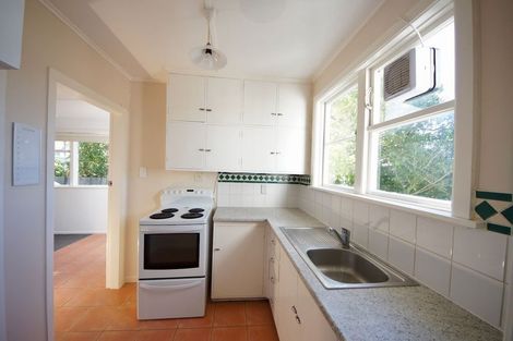 Photo of property in 49 Garden Road, Northland, Wellington, 6012