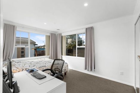 Photo of property in 15 Prestons Road, Redwood, Christchurch, 8051