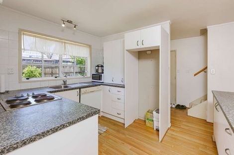 Photo of property in 2/51 Jillteresa Crescent, Half Moon Bay, Auckland, 2012