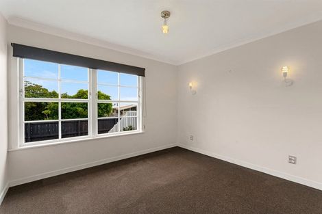 Photo of property in 33b Gill Avenue, Te Atatu Peninsula, Auckland, 0610