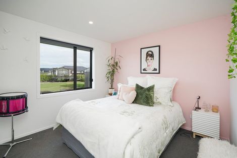 Photo of property in 12 Pegasus Place, Seaward Bush, Invercargill, 9812
