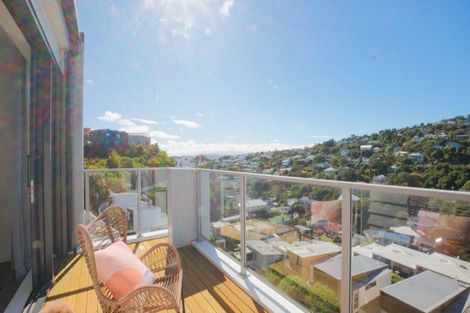 Photo of property in 6/69 Tiketike Way, Brooklyn, Wellington, 6021