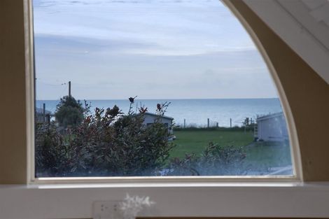 Photo of property in 18 Ohawe Terrace, Ohawe, Hawera, 4671