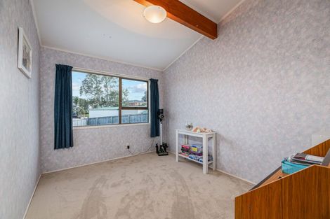 Photo of property in 3 Foyle Place, Glendene, Auckland, 0602