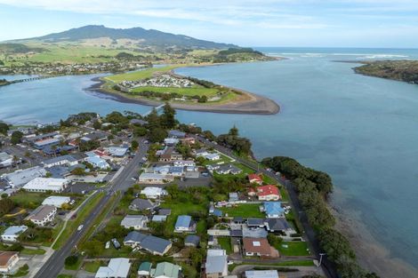 Photo of property in 23 Cliff Street, Raglan, 3225
