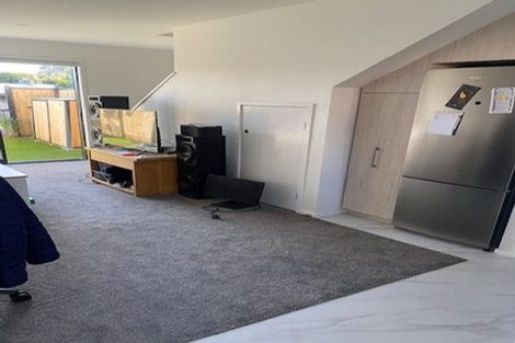 Photo of property in 3/172 Don Buck Road, Massey, Auckland, 0614