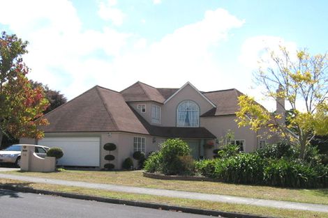 Photo of property in 58 Whiting Grove, West Harbour, Auckland, 0618