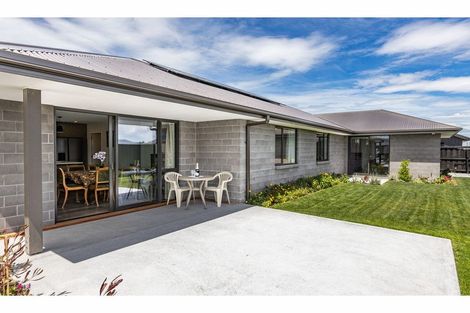 Photo of property in 3 Mccahon Drive, Rangiora, 7400