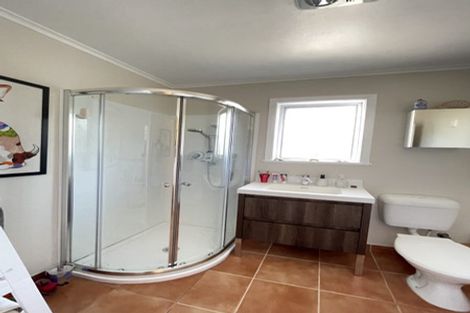 Photo of property in 25 Lake Road, Northcote, Auckland, 0627