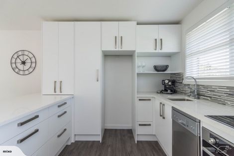 Photo of property in 4b Rheingold Place, Huapai, Kumeu, 0810