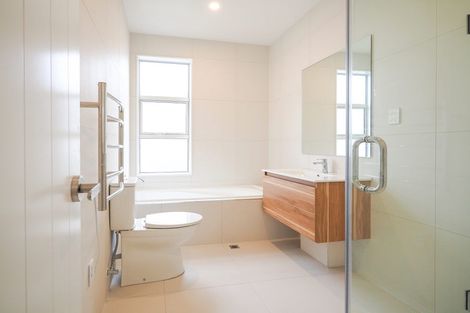 Photo of property in 10a Tirimoana Road, Te Atatu South, Auckland, 0602