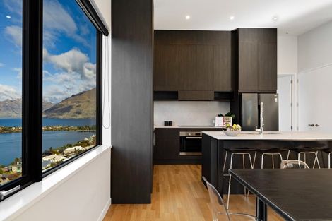 Photo of property in 5 Lancewood Lane, Queenstown, 9300