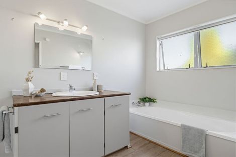 Photo of property in 69c Robinson Avenue, Holdens Bay, Rotorua, 3010