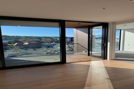 Photo of property in 402/32 Anzac Road, Browns Bay, Auckland, 0630
