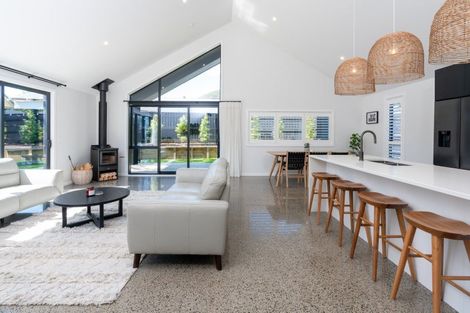 Photo of property in 51a Elizabeth Street, Waikanae, 5036