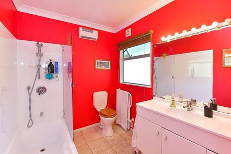 Photo of property in 1156 Peak Road, Helensville, 0875