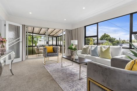 Photo of property in 2/44 Becroft Drive, Forrest Hill, Auckland, 0620