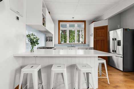 Photo of property in 34 Bowling Road, Greenmeadows, Napier, 4112